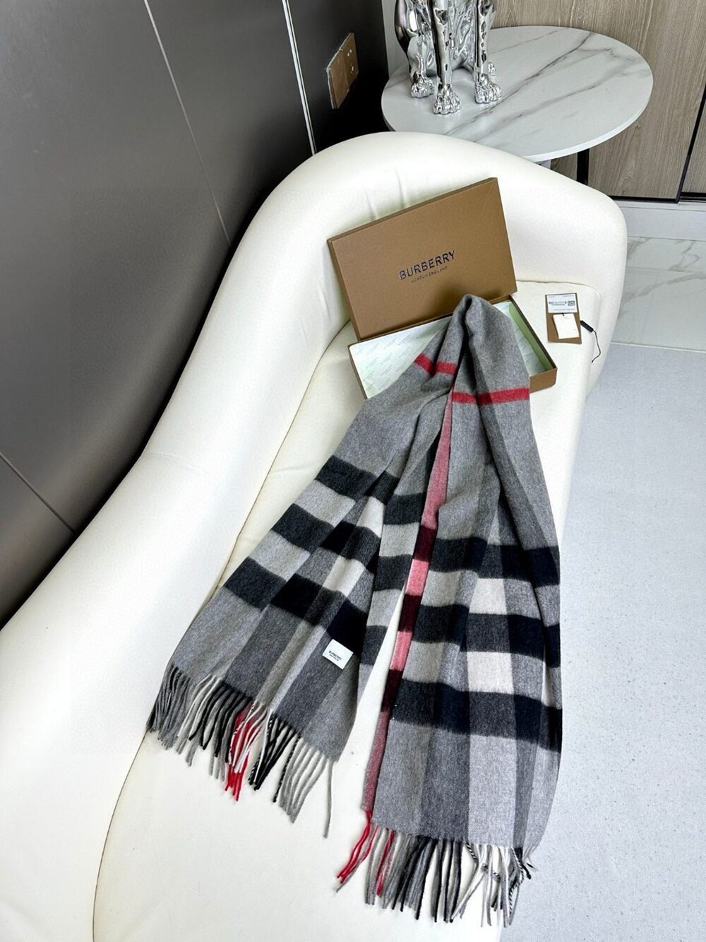 Burberry Shawl - Picture 5 of 7